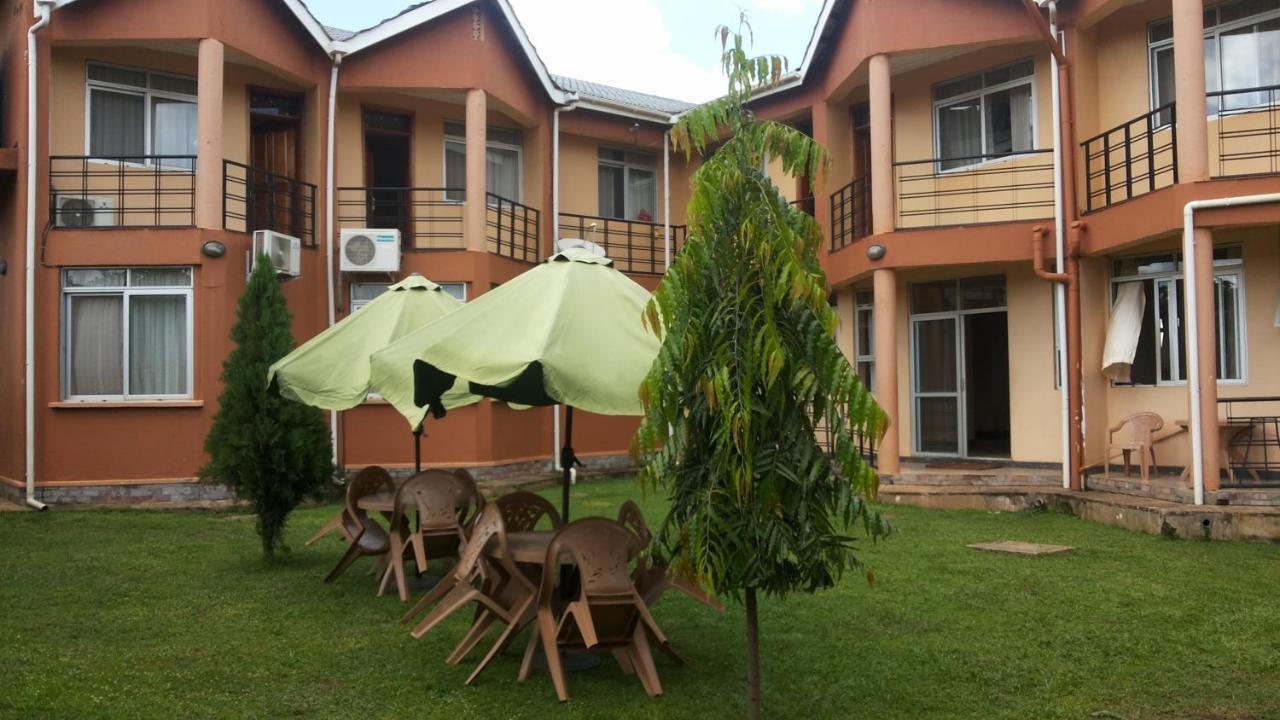 Westcliff Hotel Lira Exterior photo